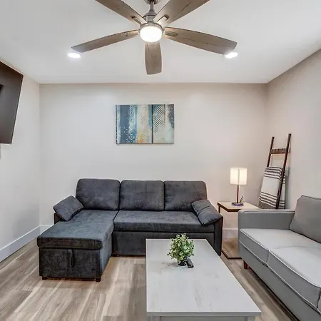 5842 Leslie-Charming, Cozy, Private 1Bed1Bath, Fenced Yard, Sunroom, Deck
